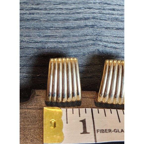 Vintage MONET Ribbed Trapezoid Shape Gold Tone Clip on Earrings Signed - Picture 8 of 8